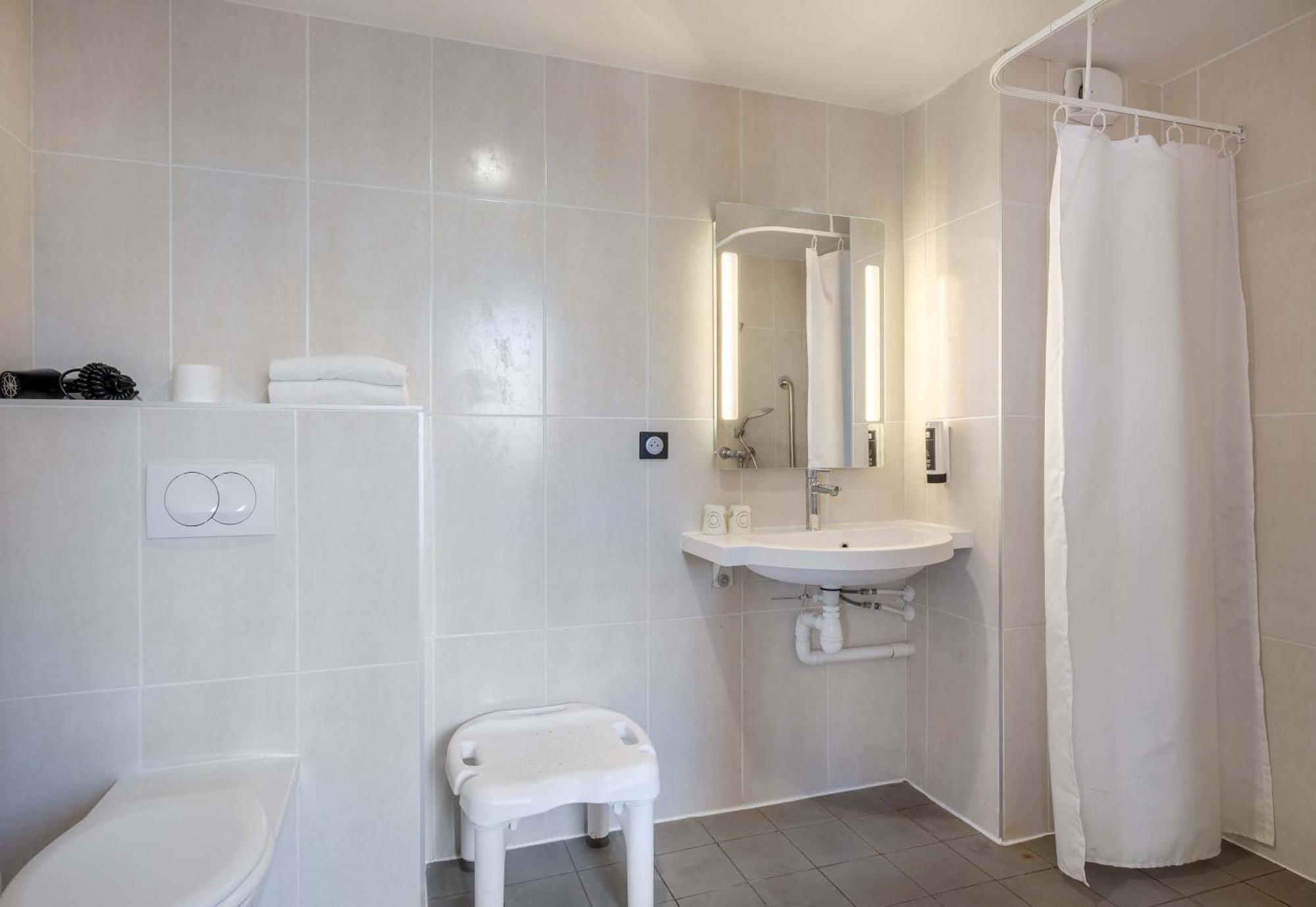 Aeroport Arenas Hotel 3*