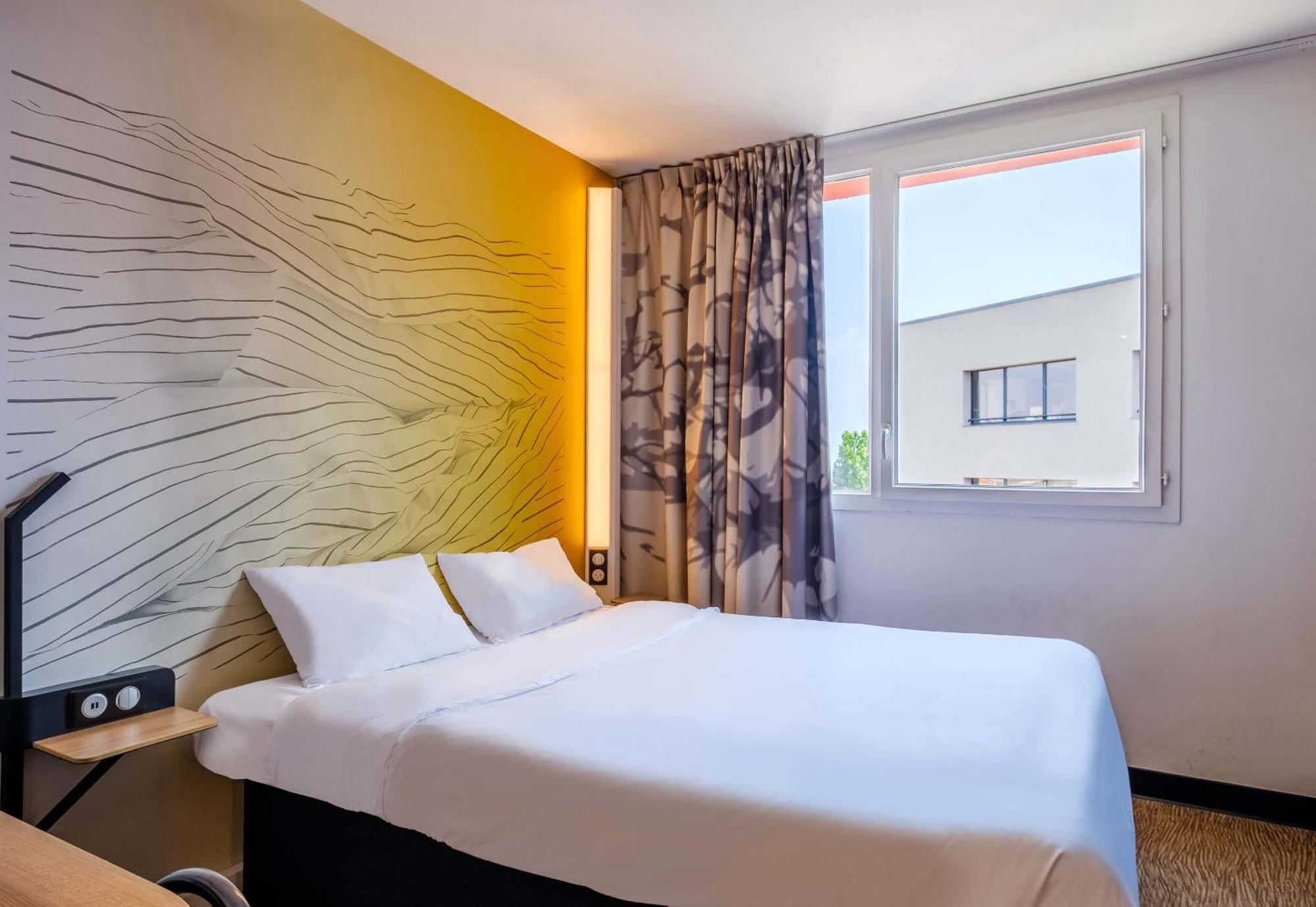 Aeroport Arenas Hotel 3*